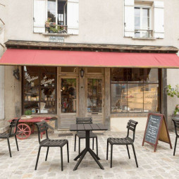 Terrasse extérieure de restaurant mobilier