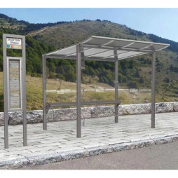 Abri de bus en acier dans une zone rurale