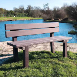 Banc urbain en plastique recyclé