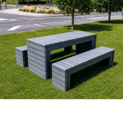 Table en plastique recyclé pour espace vert