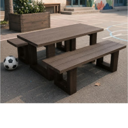 Table pour enfant en plastique recyclé