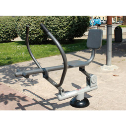 Agrès sportif rameur dans un parc public