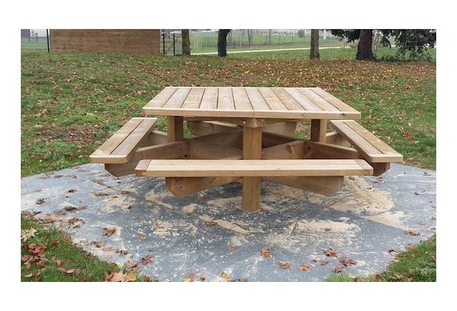 Table pique nique en bois carrée pour collectivités