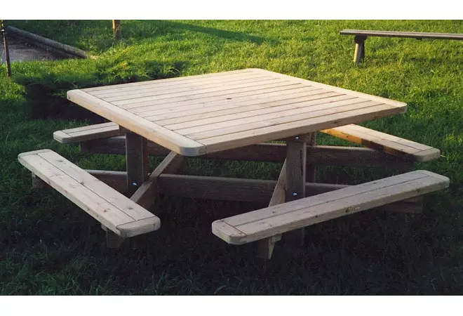 Table pique nique en bois carrée pour collectivités