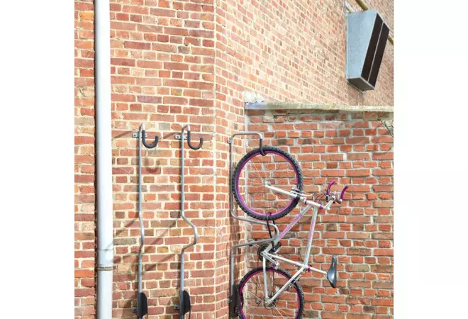 Support range-vélo à la verticale