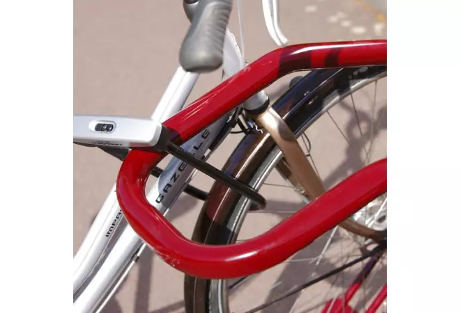 Barrière pour vélos adaptée aux antivols en U
