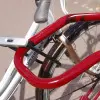 Barrière pour vélos adaptée aux antivols en U