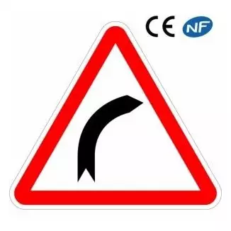 Panneau routier indication d'un danger virage à droite (A1a)