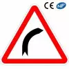 Panneau routier indication d'un danger virage à droite (A1a)