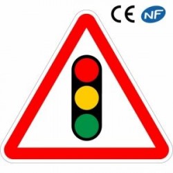 Panneau de signalisation de feux tricolore (A17)