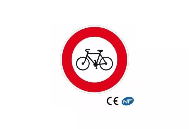 Panneau de circulation indiquant un accès interdit aux cycles (B9b)