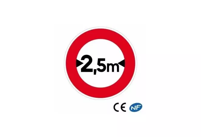 Panneau de route indiquant une limitation de largeur (B11)