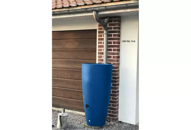 Récupérateur d'eau de pluie conique en polyéthylène