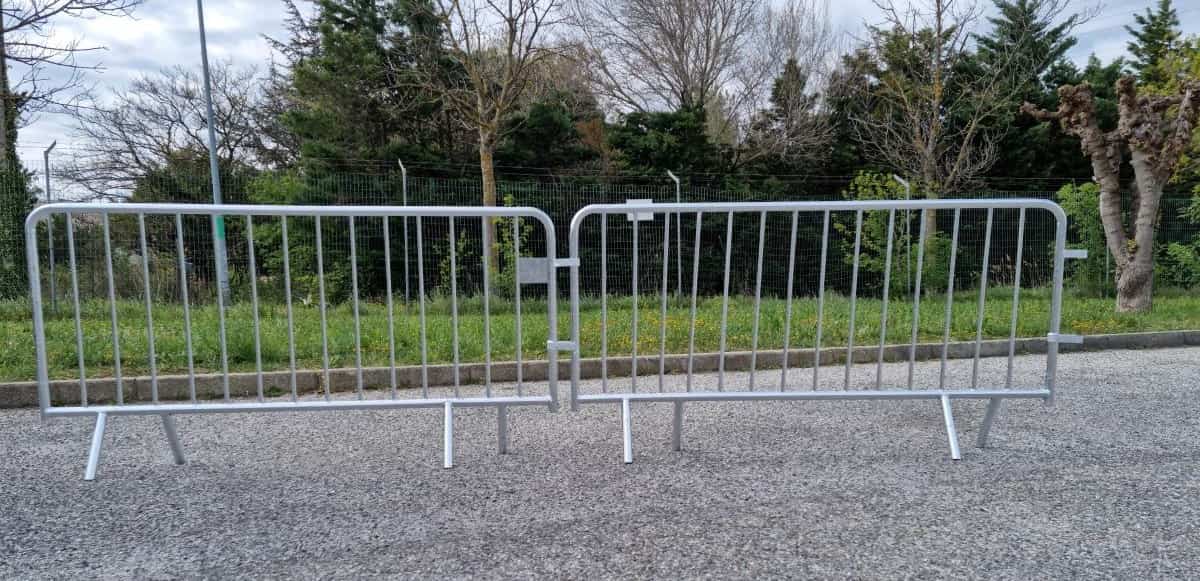 deux barrières vauban accrochées entre elles