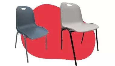 La chaise coque plastique, pratique et polyvalente